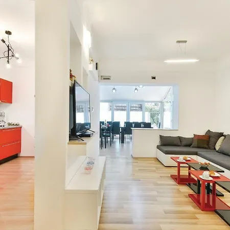 Eight-bedroom Holiday In Vakantiehuis *