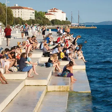 Eight-bedroom Holiday In Zadar