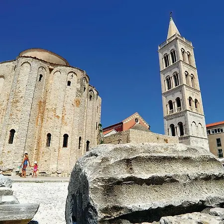 Vakantiehuis Eight-bedroom Holiday In Zadar