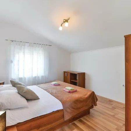Eight-bedroom Holiday In * Zadar