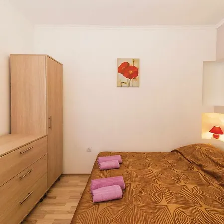 Eight-bedroom Holiday In Vakantiehuis *