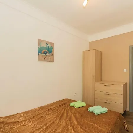Vakantiehuis Eight-bedroom Holiday In